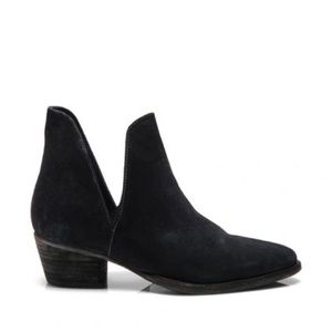 FREE PEOPLE woman’s (US 7.5) 37.5 Smoke‎ Suede Charm Double-V Ankle Bootie